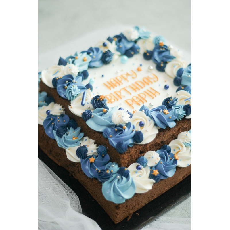 

2 Tier Flower Cake, Engagement Cake, Anniversary Cake, Birthday Cake, Kue Ulang Tahun