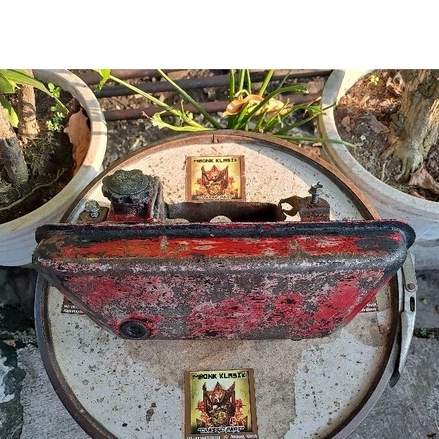 box wadah oli samping yamaha dt 100 enduro ORIGINAL tempat tangki oli samping dt100 enduro cover bot