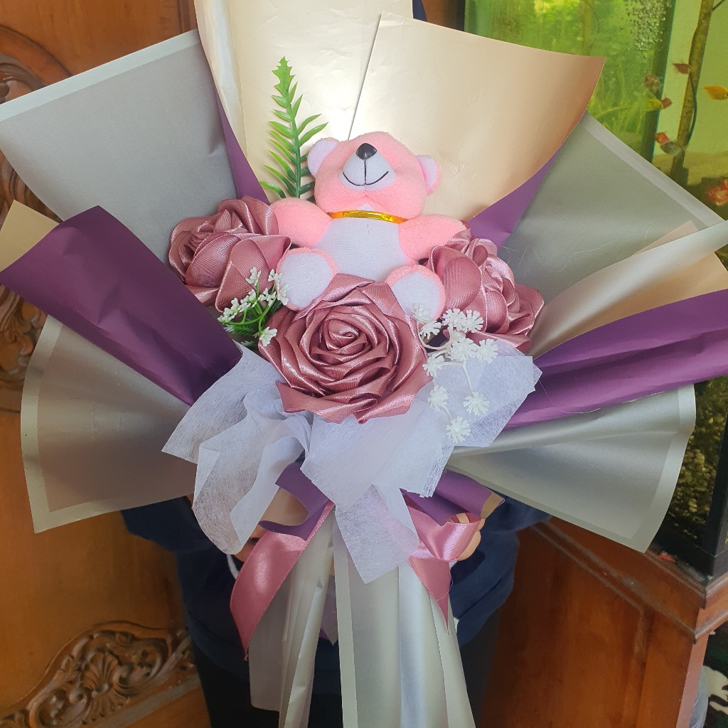 BUNGA BUKET WISUDA BESAR BUNGA SATIN