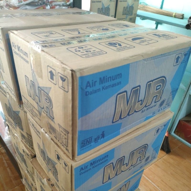 

air gelas 1 dos isi 48