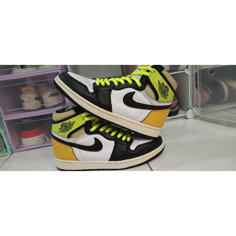 Aj1 High Volt Gold