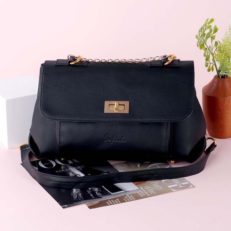 TAS SELEMPANG WANITA ELEGAN WAENA HITAM DENGAN RANTAI EMAS TAS CANTIK TAS SIMPEL TAS FORMAL NON FORM