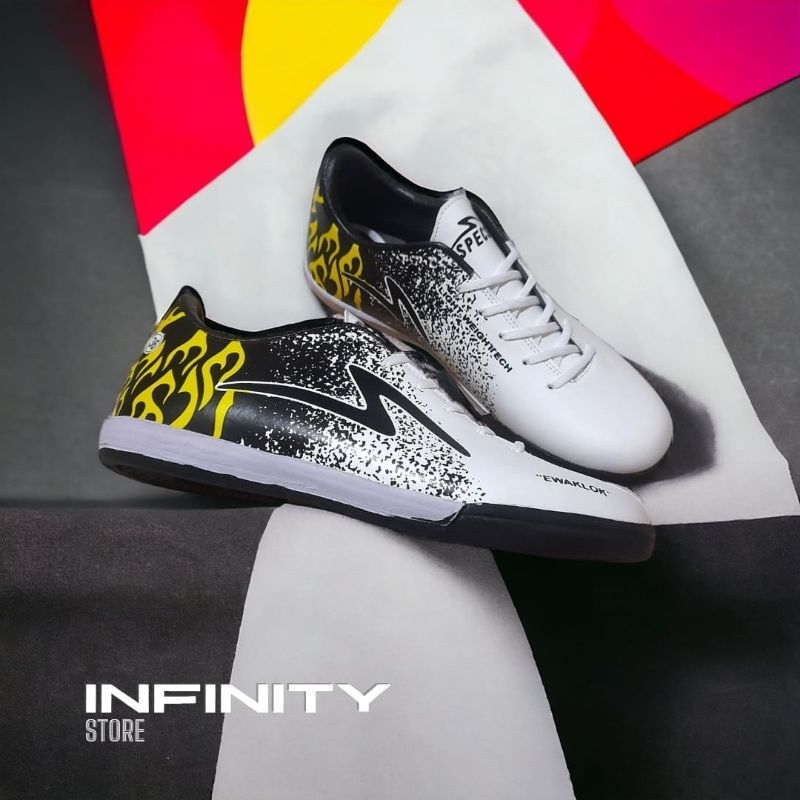 sepatu futsal anak specs ewaklok putih hitam
