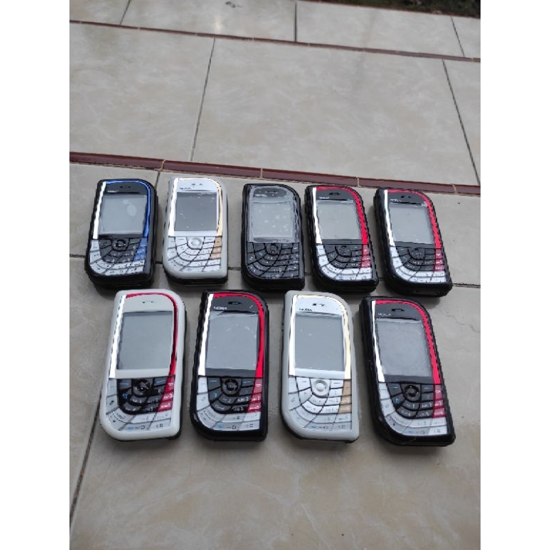 BAHAN Nokia 7610 HP jadul second original, kondisi mati, untuk pajangan ataupun nostalgia