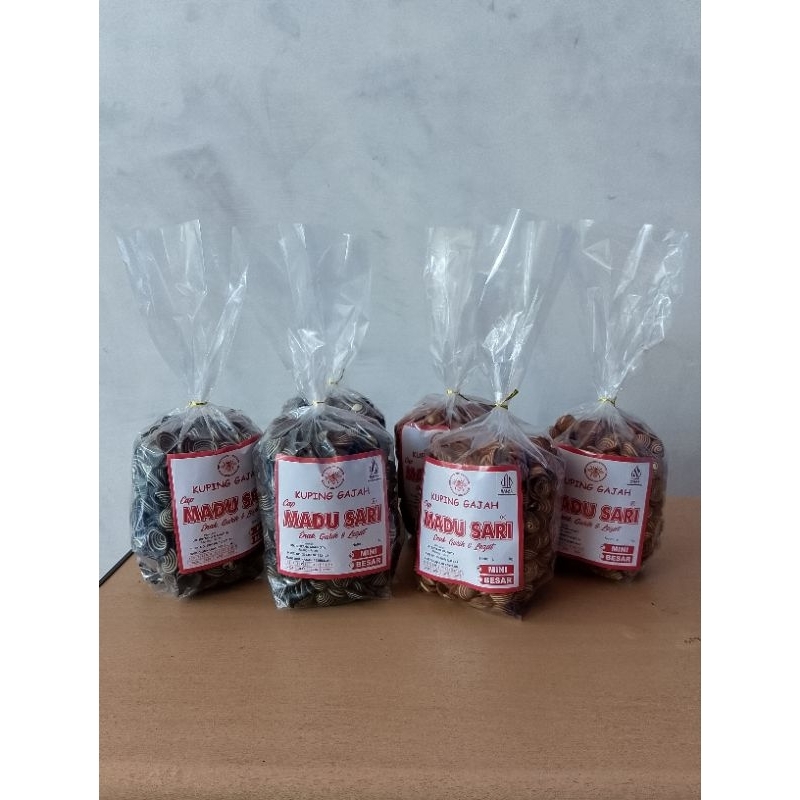 

Madu Sari Cemilan Kuping Gajah Mini (Souvenir)