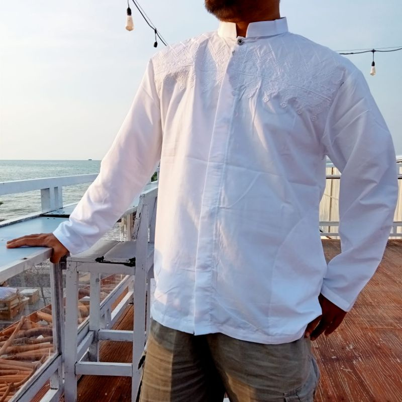 Baju Taqwa Putih / Baju Koko Lengan Panjang Putih (Motif Bordir Acak)