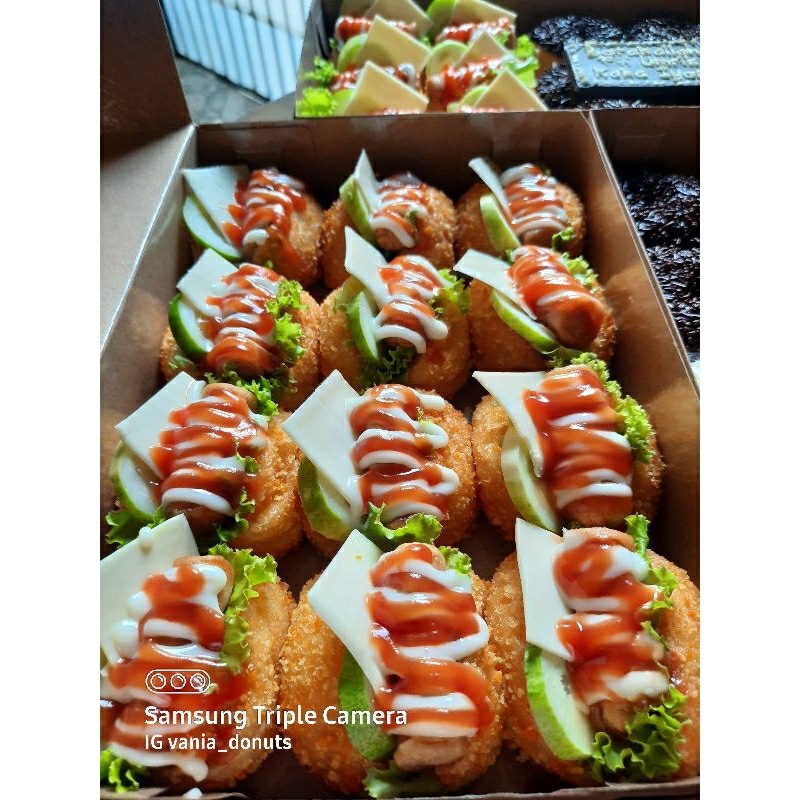 

SANDWICH DONAT/DONAT SOSIS/DONSIS isi 12/box