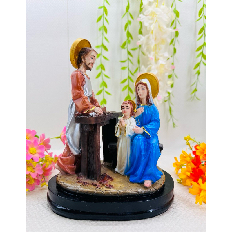 Patung Keluarga Kudus Nazaret.