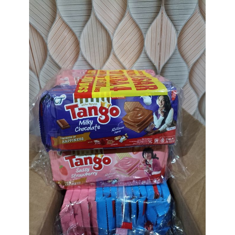 

Wafer Tango 2000 JKT 48| Wafer Tango 35gr JKT 48| Wafer Tango 1 pack isi 14pcs| Wafer Tango| Jajan Enak| Snack Enak| Wafer Tango Kemasan Baru| Wafer Tango Free Bonus