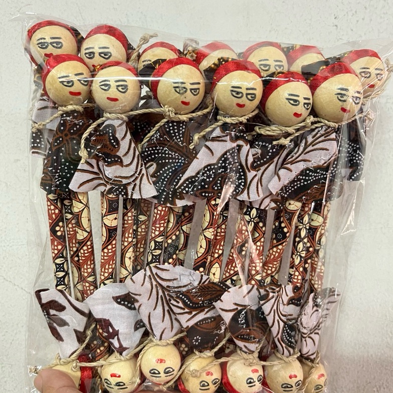 

KODE V5D9 Pensil Kayu Boneka Khas Jogja Kodian isi 2pcs oleh oleh souvenir Yogyakarta