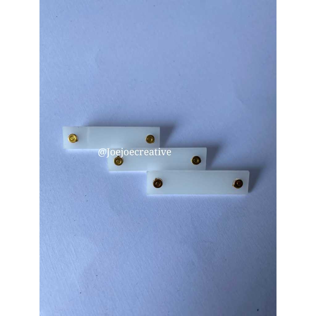 

Dudukan paku name tag akrilik bening plus 2 paku