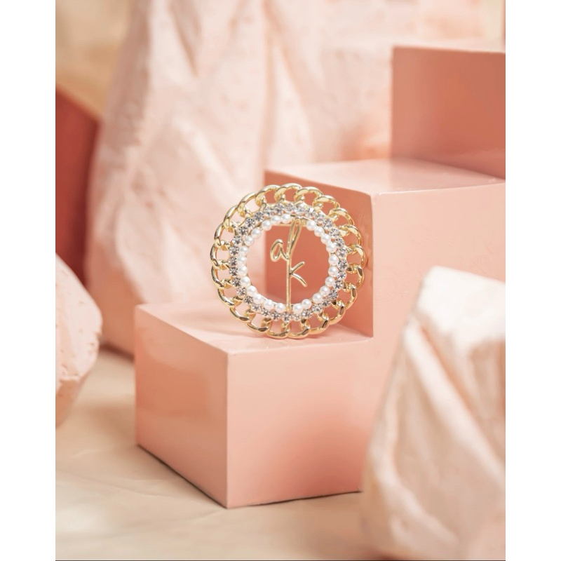 Klamby Round Chain Brooch