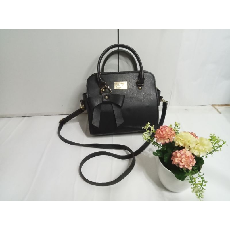 SLING BAG KULIT FASHION WANITA BRANDED | TAS SELEMPANG KULIT WANITA BRANDED L1E T0N | TAS KULIT BAL 