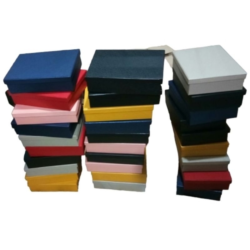 

RN Bok Kotak Kado 25x35cm Tebal Kokoh Pancy Paper