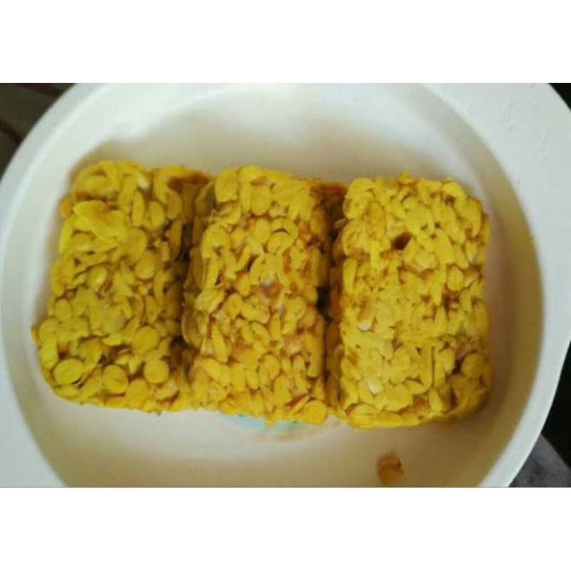 

Tempe Ungkep Bumbu Kuning 8 potong