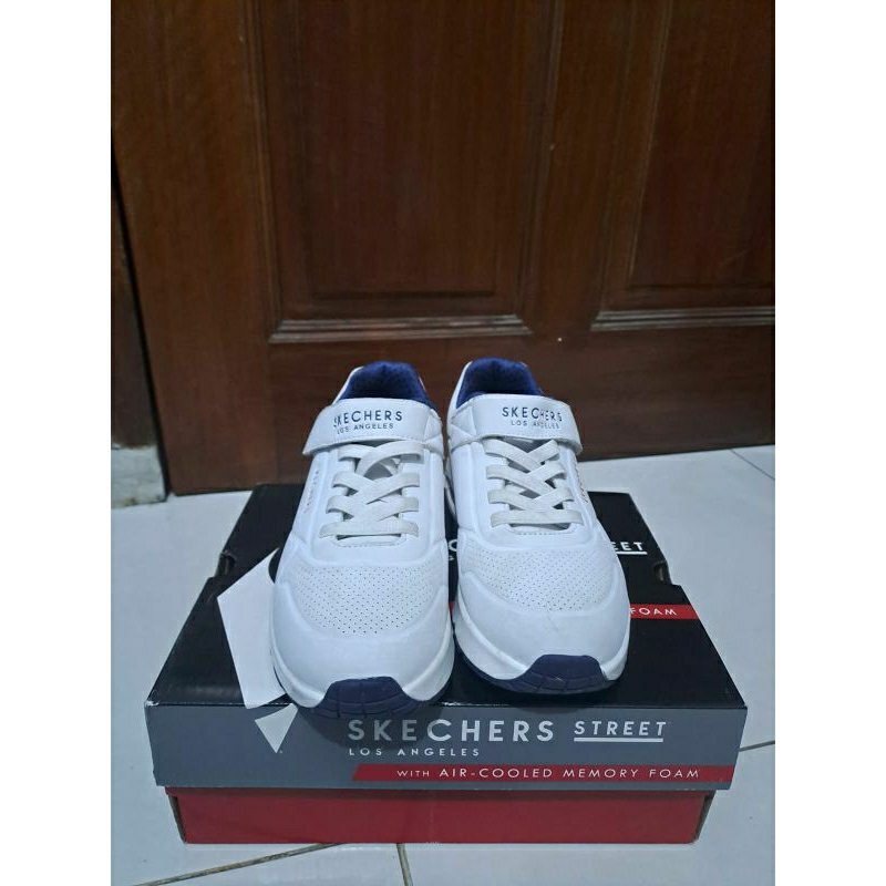 SKECHERS STREET LOS ANGELES