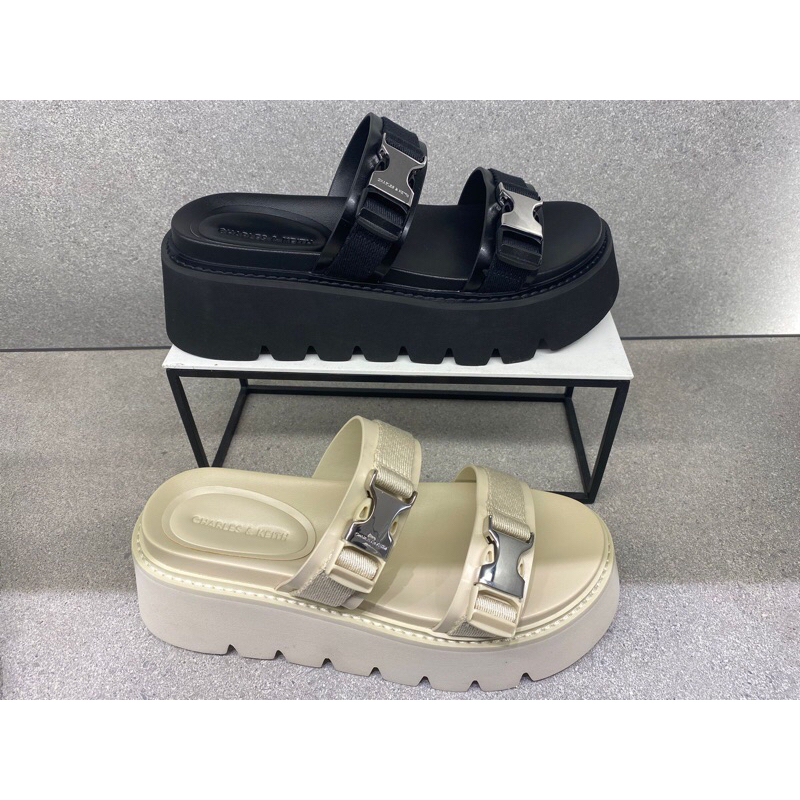 Sandal wanita wedges Charles&Keith original