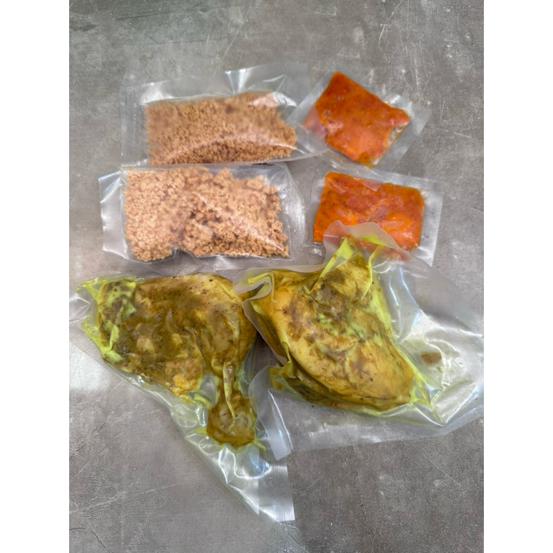 

Ayam kremes frozen 1 ekor sudah incl sambal dan kremes