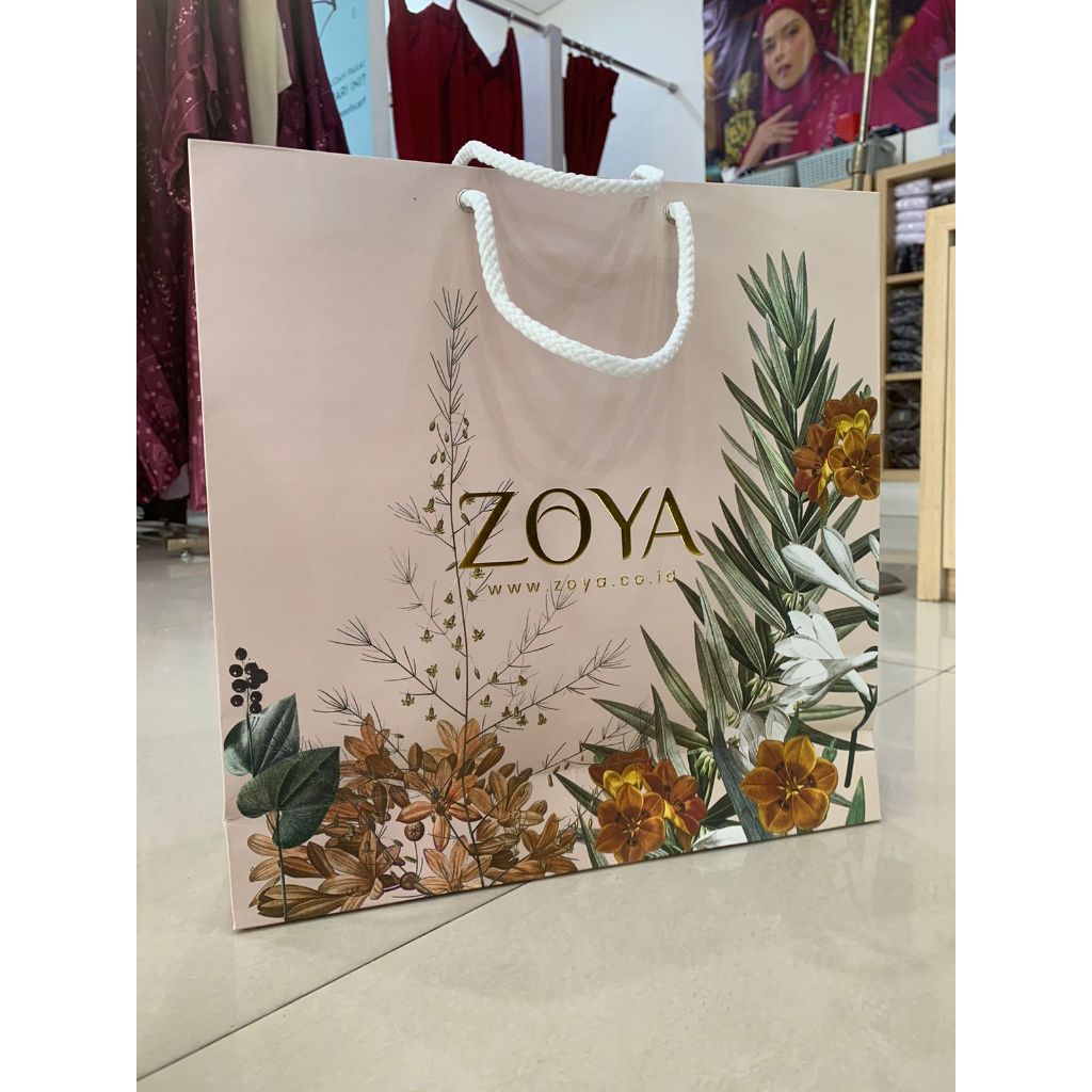 

ZOYA PAPER BAG BESAR MOTIF BOTANICAL