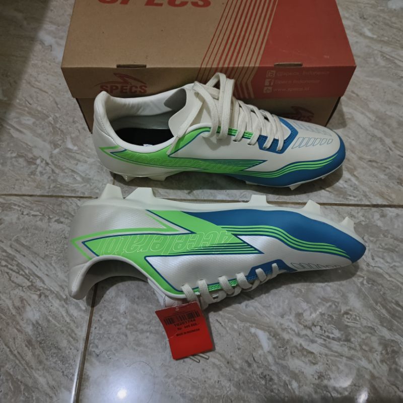 sepatu bola spec