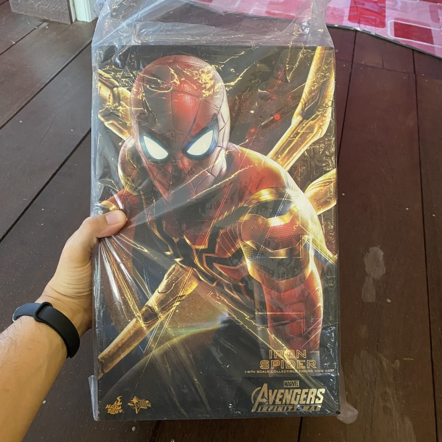 Hot toys Spiderman iron spider avenger infinity war mms 482
