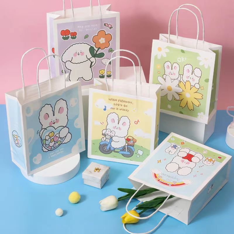 

Tas Kertas Cantik Untuk Hadiah Ulang Tahun / Paper bag Dengan Berbagai Ukuran Dan Gambar Yang Lucu / Tas Cantik Ulang Tahun Kekinian