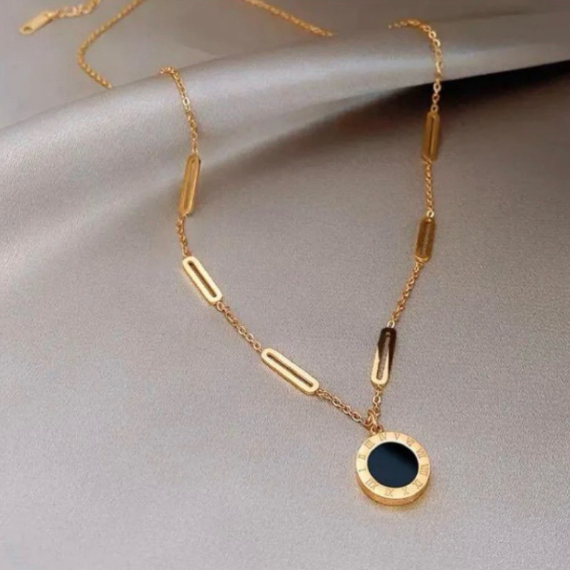 HAZEL - Kalung Titanium liontin Bulat Hitam perempuan