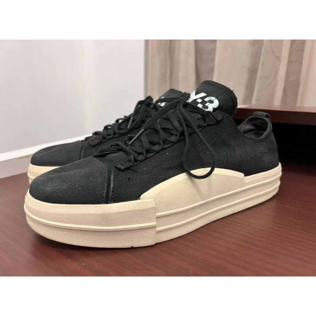 Sepatu Y-3 YUBEN LOW ukuran 42
