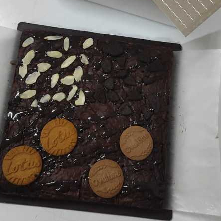 

Fudgy Brownies Premium 10 x 10 For Gift