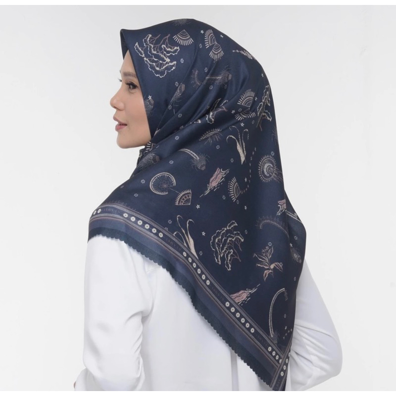 Preloved Kala scarf Wearing Klamby