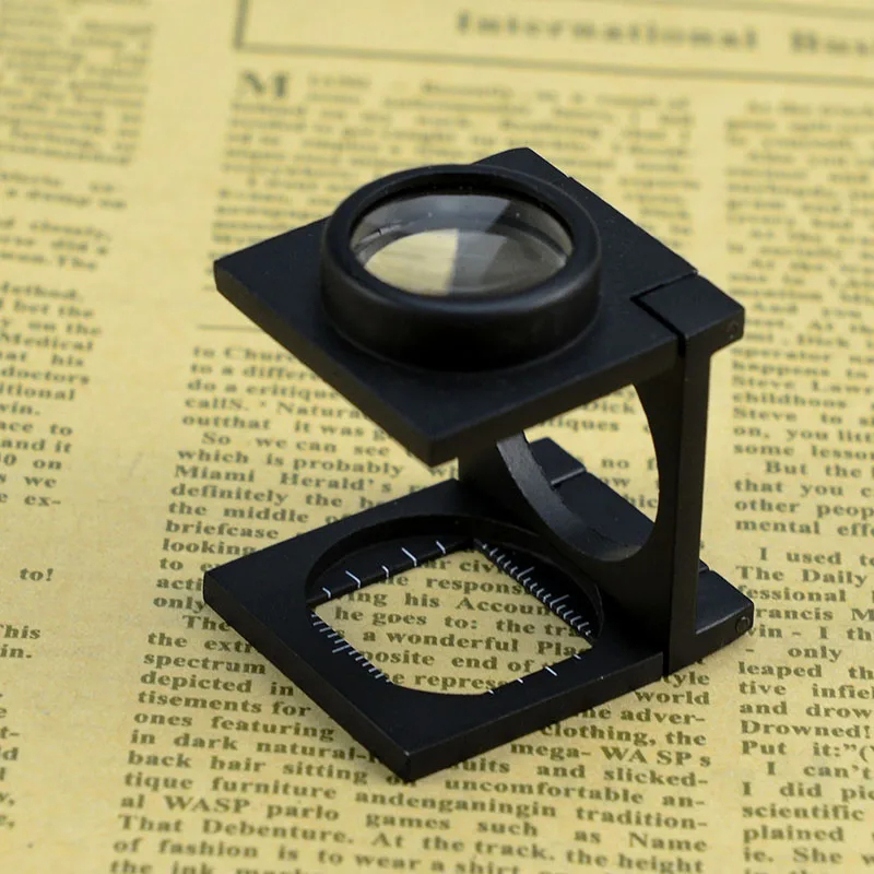 

Kaca Pembesar Lipat Foldable Glass Portable 13mm 20X