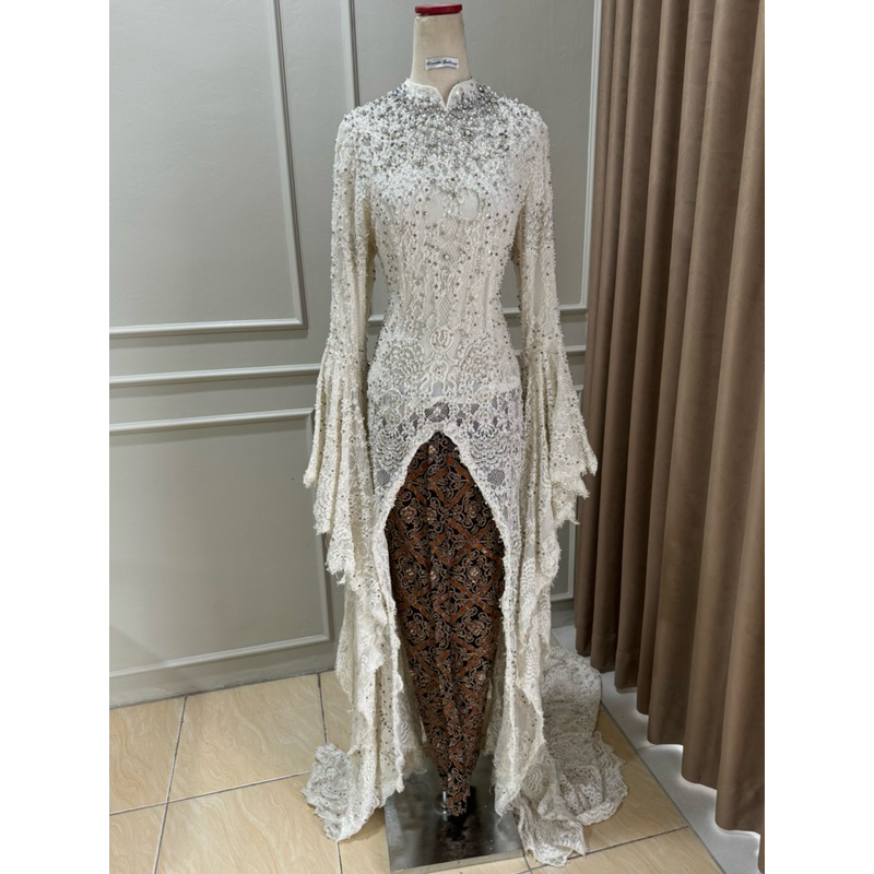 PRELOVED KEBAYA AYUNG BERINDA AKAD