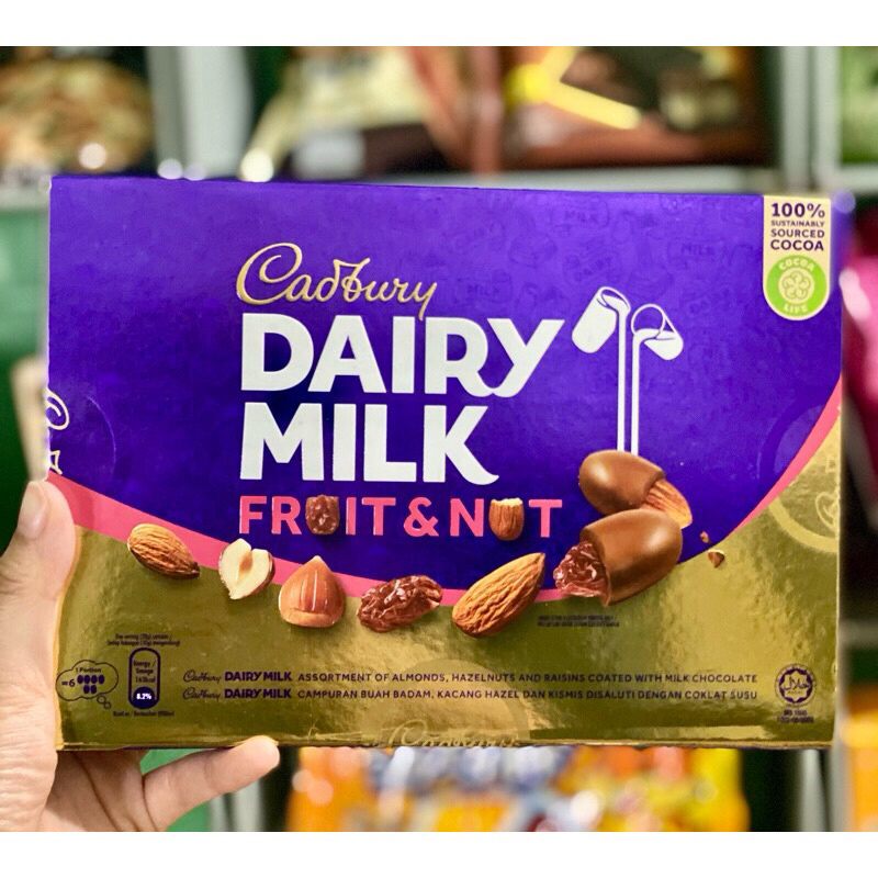 

CADBURY DAIRY MILK FRUIT & NUT BOX COKLAT CHOCOLATE CADBURY SNACK CEMILAN MAKANAN MINUMAN IMPOR IMPORT MALAYSIA