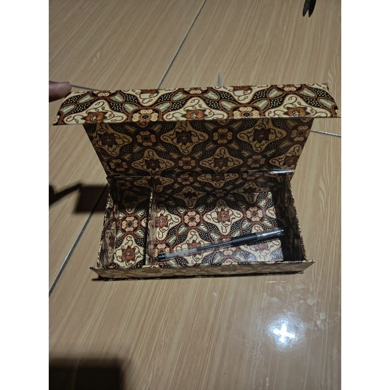 

Tempat pensil minimalis