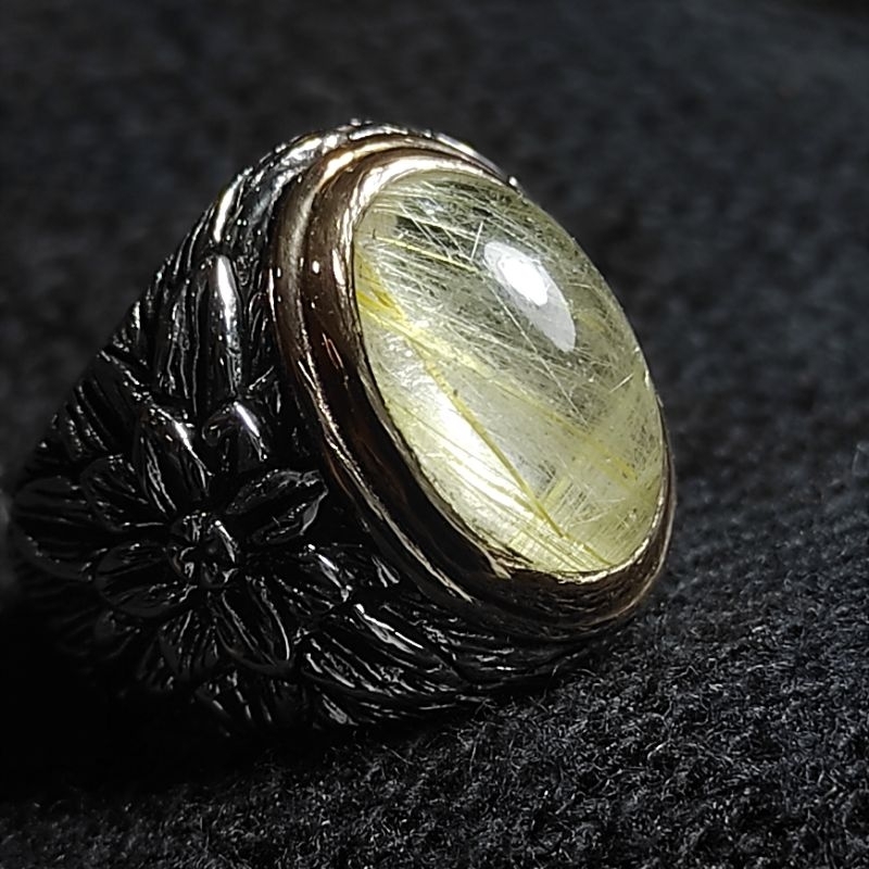 BATU KECUBUNG CENDANA SERAT EMAS