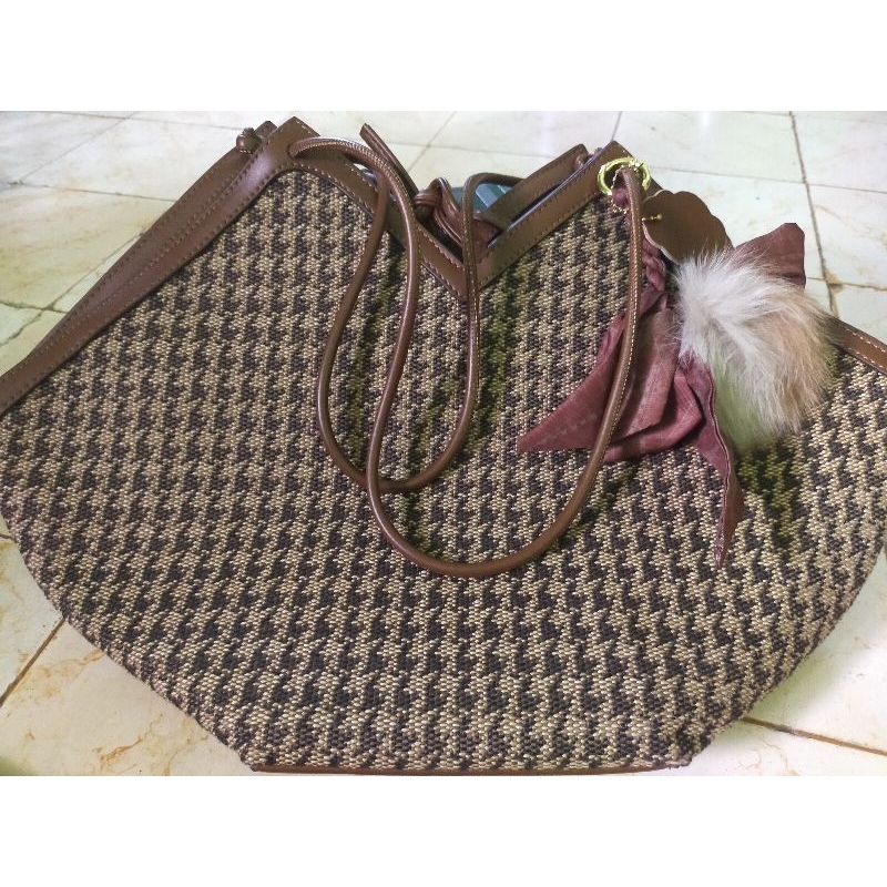 shoulder bag wanita/sling bag wanita/tas ketek wanita/tas bahu wanita/tas madelyn/tas preloved