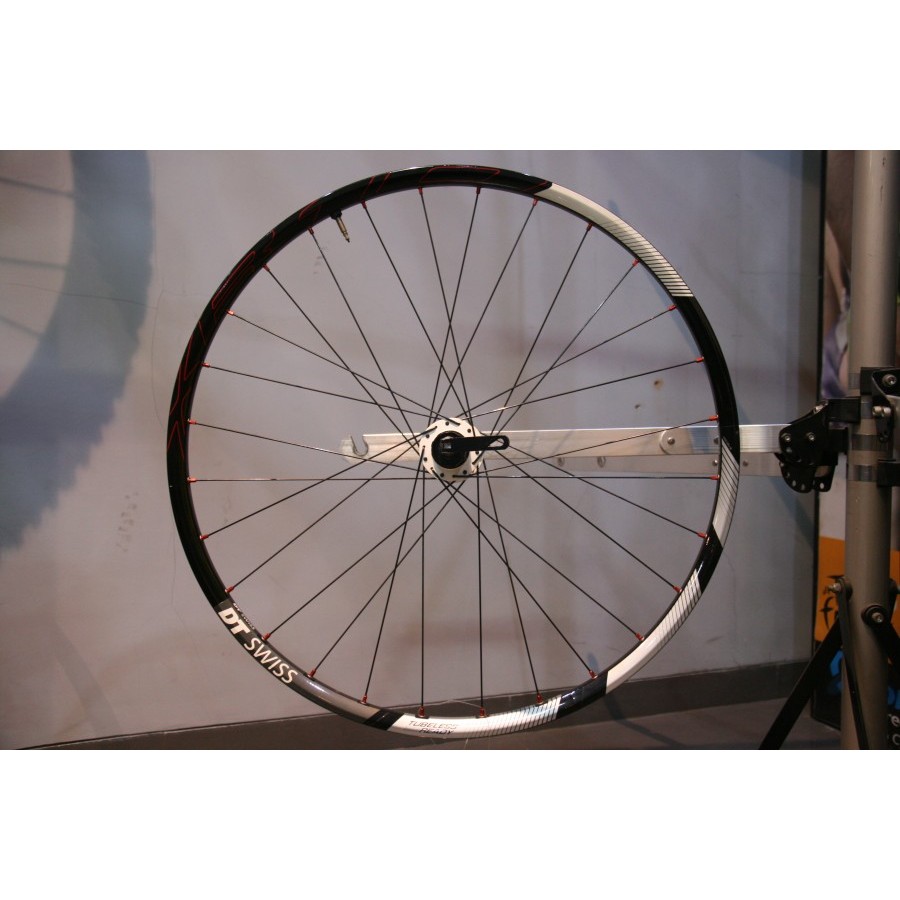 Wheelset Sepeda DT Swiss XR 10