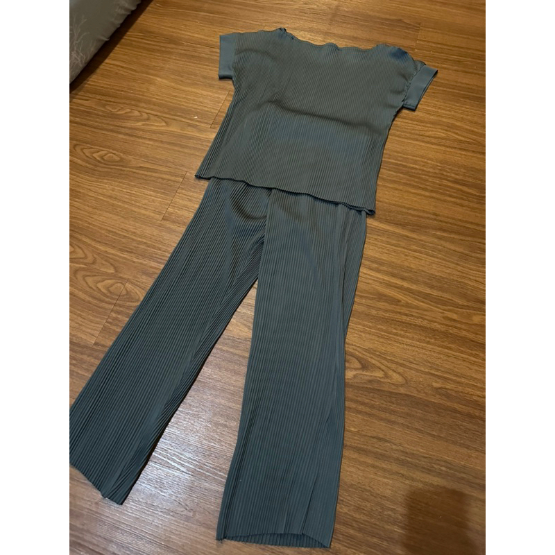 Set Plisket Goulding Preloved