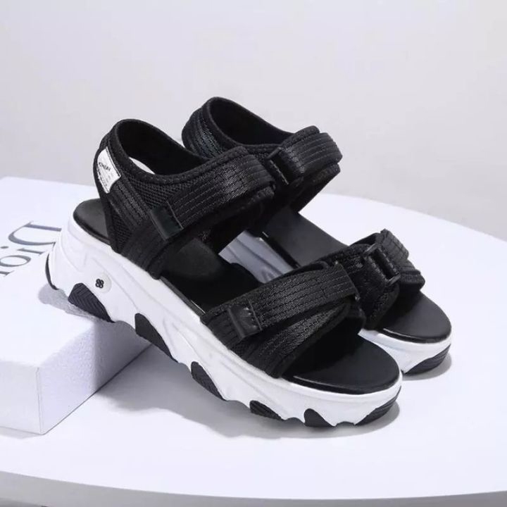 sandal gunung wanita korea  / sandal tali cewek / sandal putih / sendal perempuan / sandal kekinian 