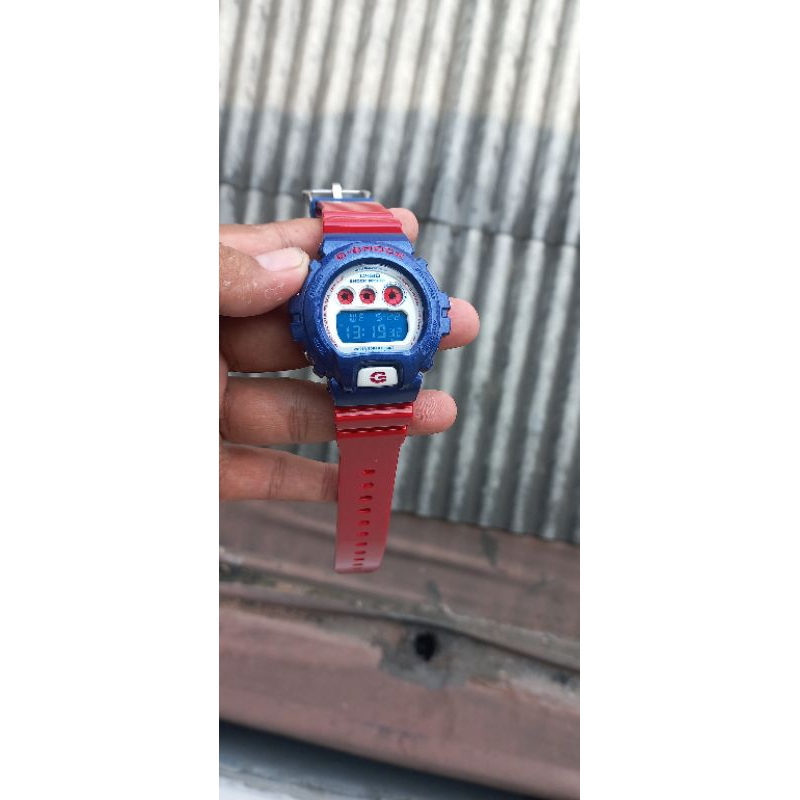 Casio G-shock DW6900AC-2DR Captain America