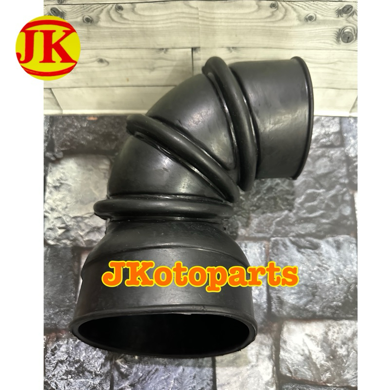 Selang Udara Nissan Euro PK260 PK215