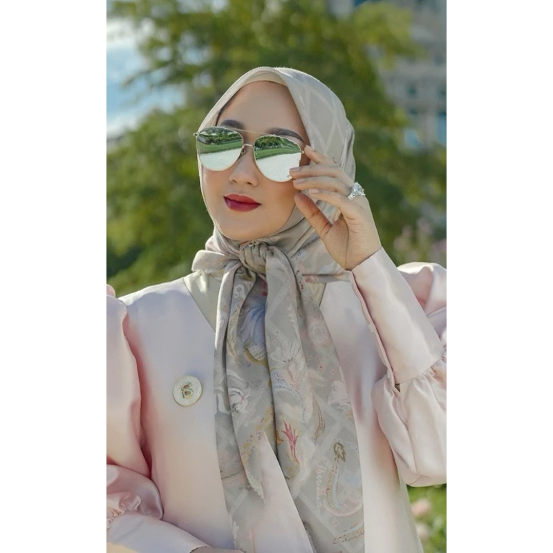 buttonscarves autograph dijon (SOLD)