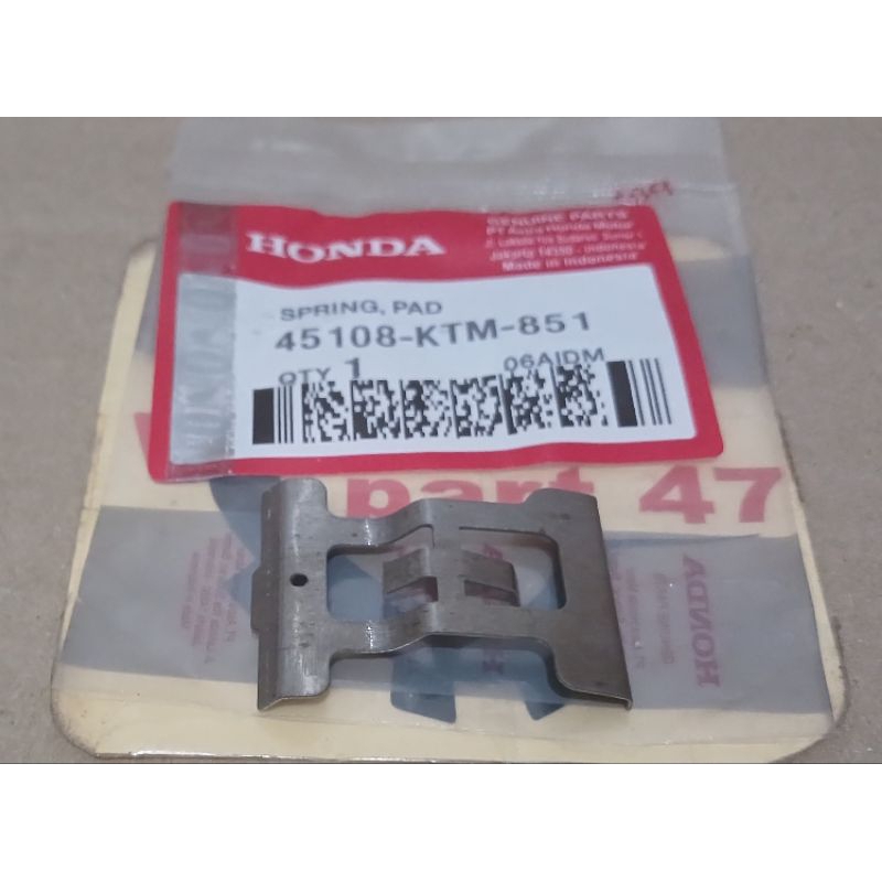 Plat Per Penahan Kampas Rem Cakram Dispad Belakang Supra X 125 (KTM) Orginal