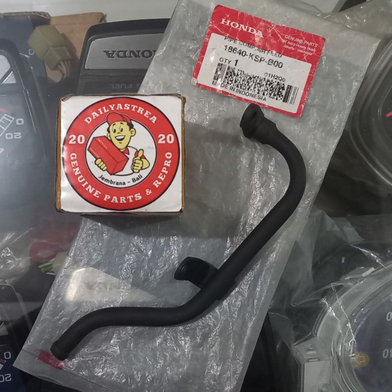PIPE COMP AIR FEED PIPA SELANG HAWA HONDA MEGA PRO MONOSHOCK ORIGINAL ORI 18640-KSP-B00