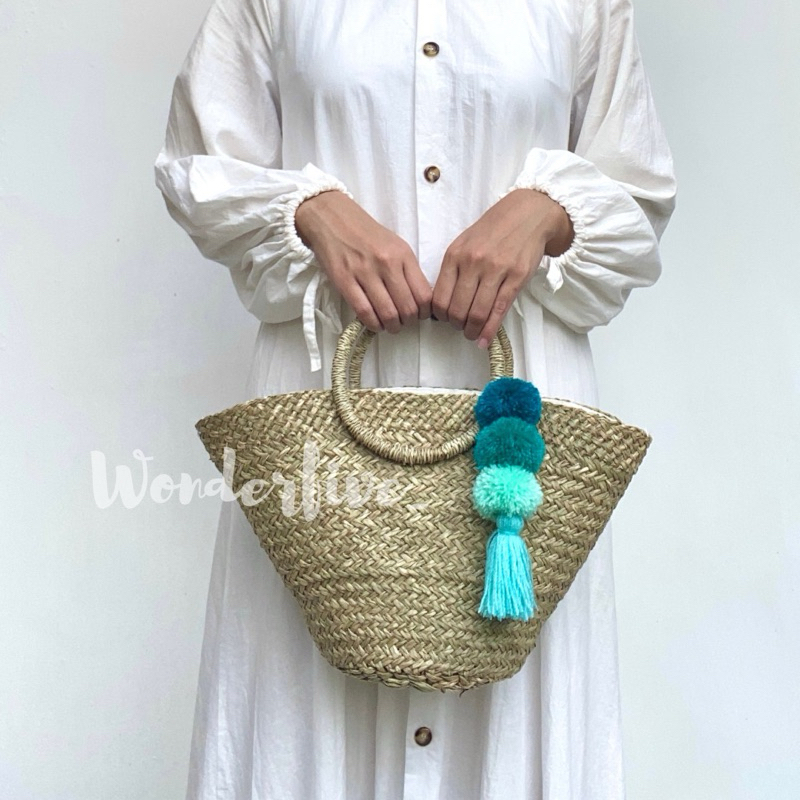 (4 warna ) Tas Anyaman Kerajinan Mendong Pandan Etnik Natural Handle Rotan Pompom Tassel