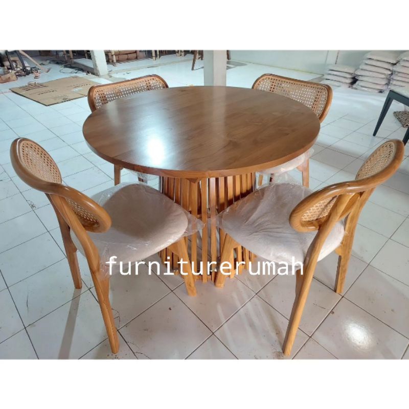 meja makan kayu jati 4 kursi rotan, set meja makan jati 4 kursi rotan minimalis