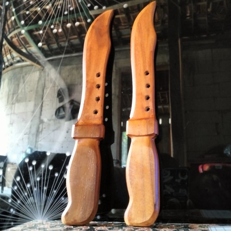 Pisau Belati Miniatur Peraga Latihan Silat bahan Kayu 30cm