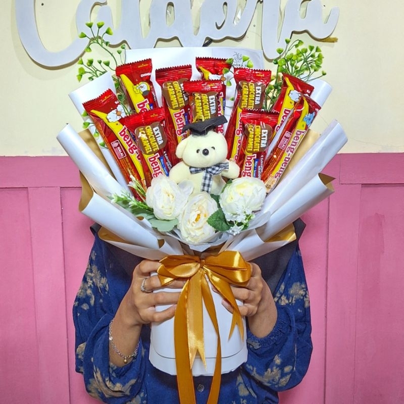 

G&C Buket bunga coklat bengbeng wisuda