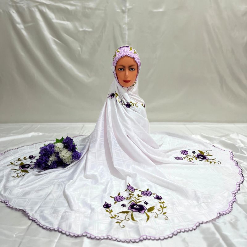 Mukena kudus potongan semi sutra