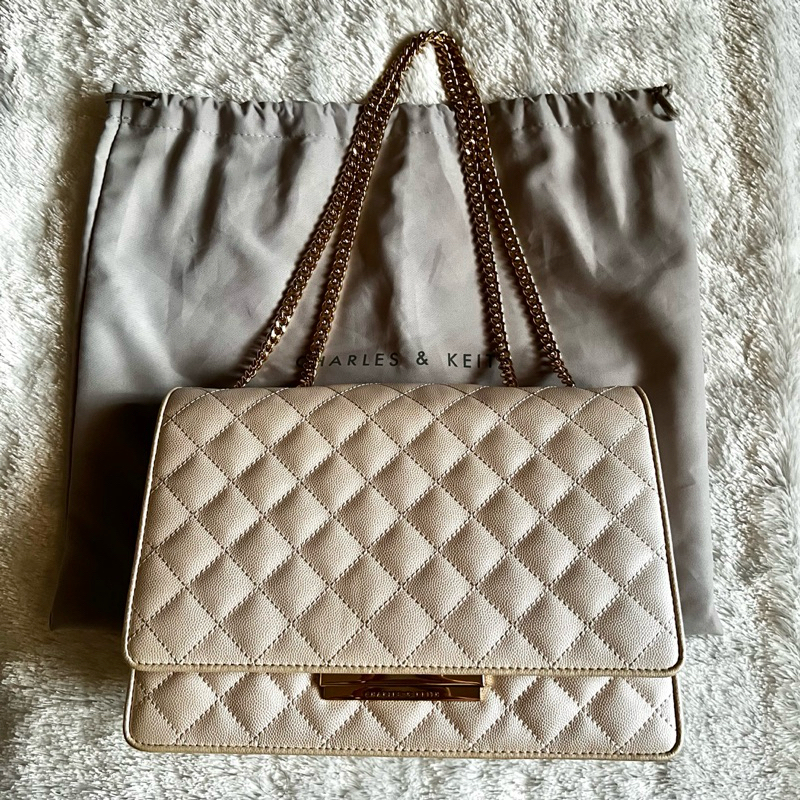 Tas Charles and Keith Push Lock Quilted Crossbody Bag / Tas Charles & Keith Preloved Original / Tas 